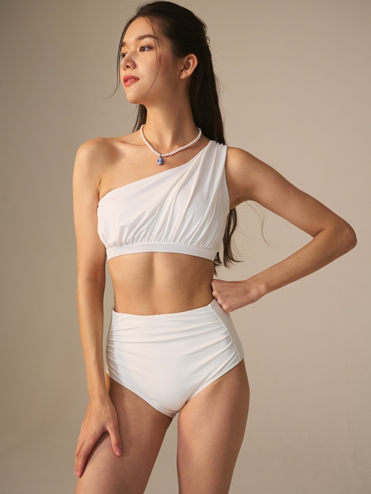 white crinkled one-shoulder pole top and bottoms set